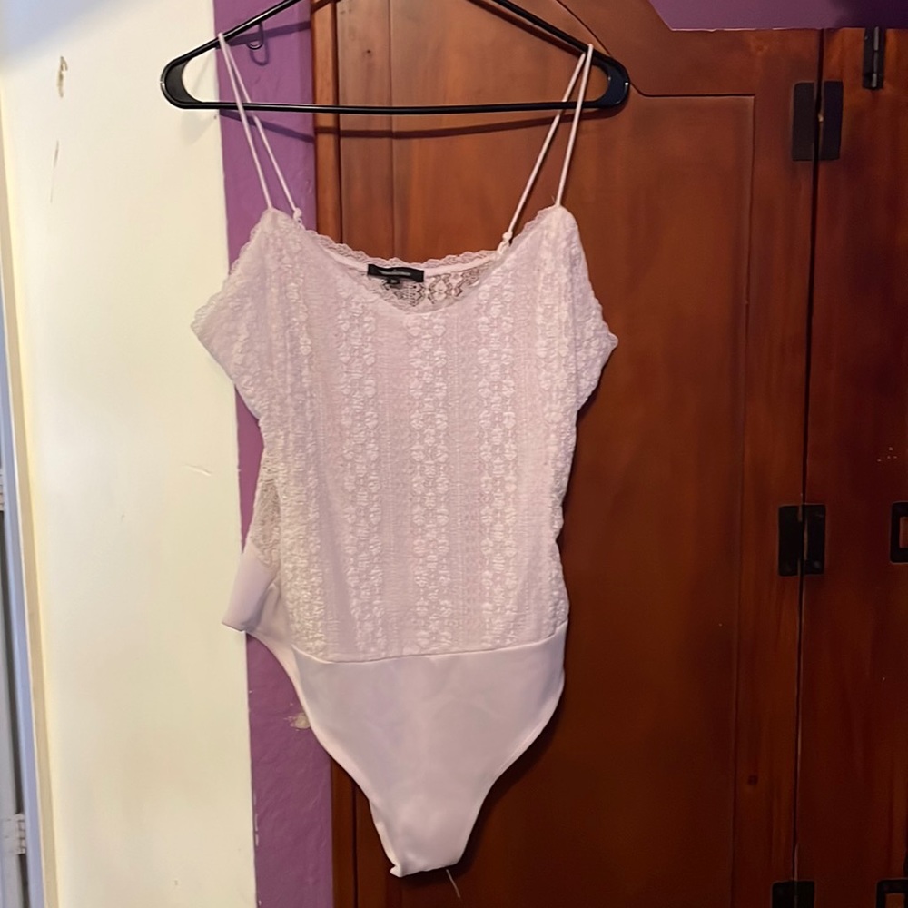 NWT: TOP BODYSUIT